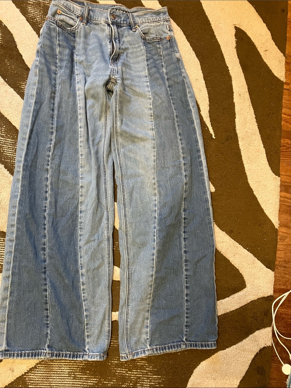 American Eagle Outfitters Two-Tone Paneled Wide-Leg Jeans